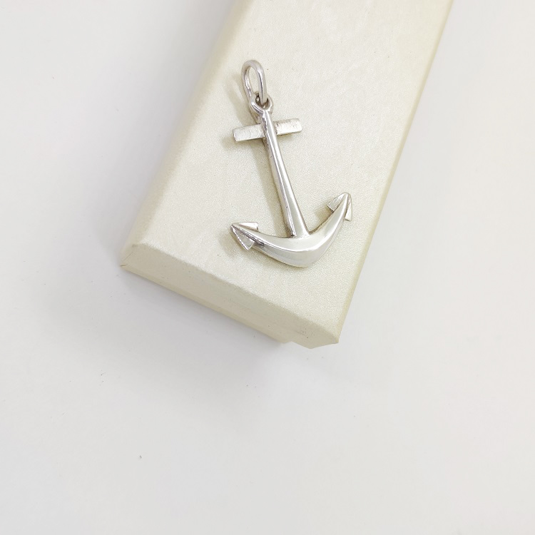 anchor pendant