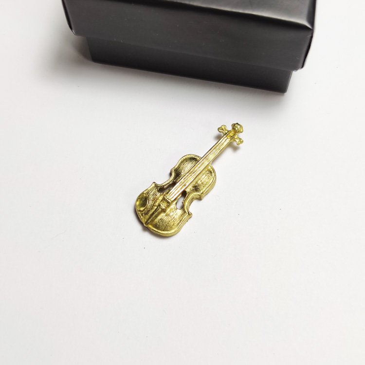 Violin Pin