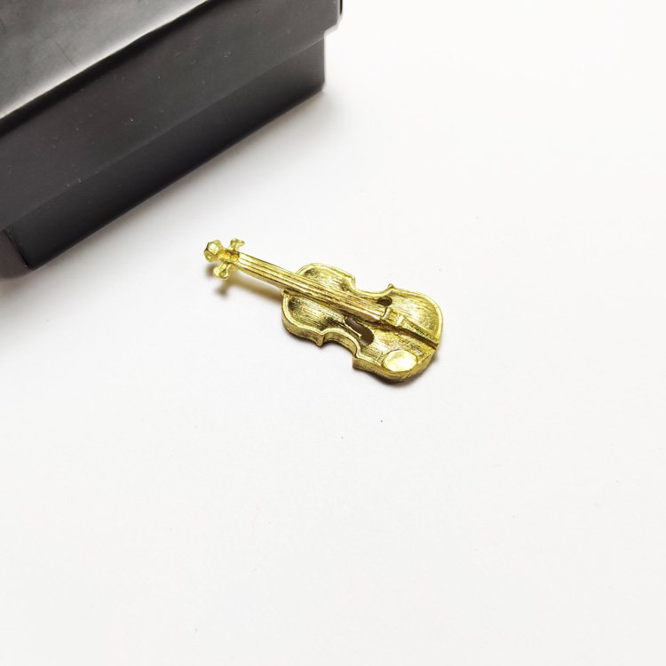 Violin Pin