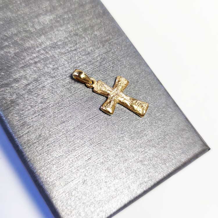 cross pendant