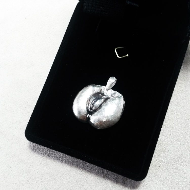 pussy necklace