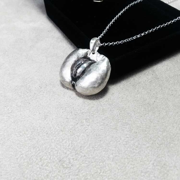 pussy necklace