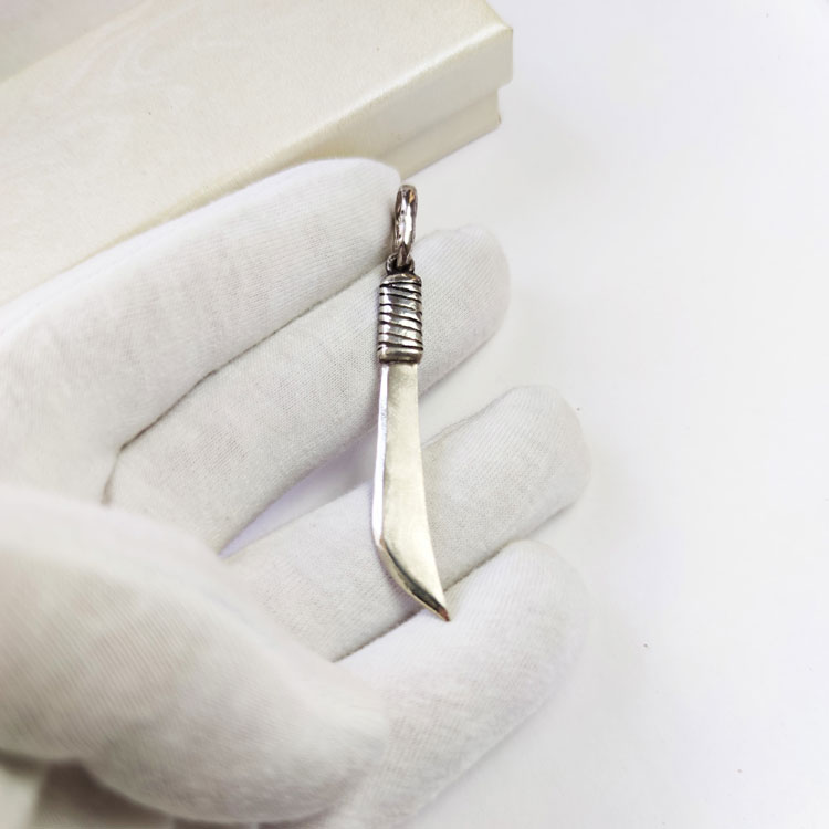 machete pendant
