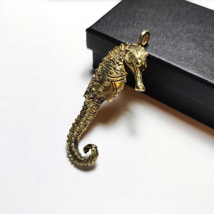 sea horse pendant