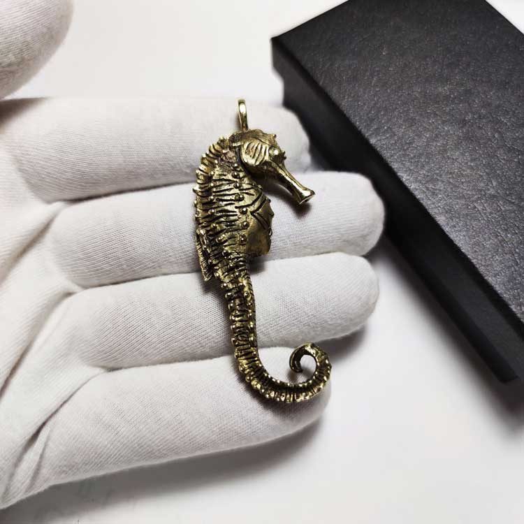 sea horse pendant