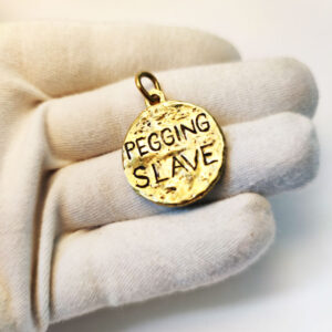 pegging slave pendant